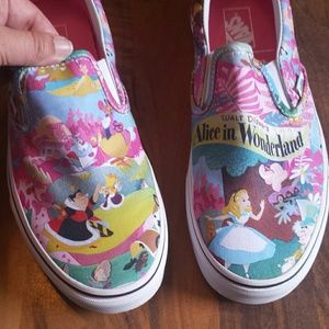 alice in wonderland vans size 9